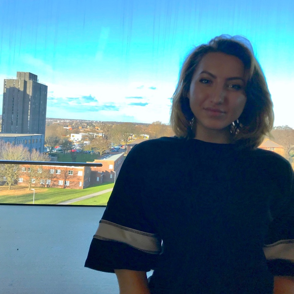 Meet your Posher, Emy